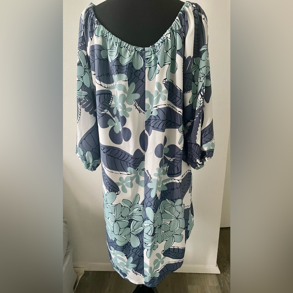 Manuhealii Hiʻilei Dress in Pua Melia Crystal Blue Size XL - Picture 2 of 3